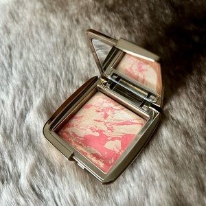 Hourglass Ambient Lighting Blush in shade Incandescent Electra